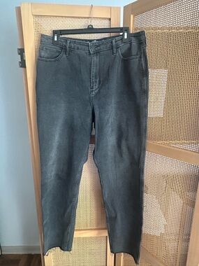 Hollister Black Denim Size 11 w30 l 27 Hollister ultra high-rise Mom jeans Jeans